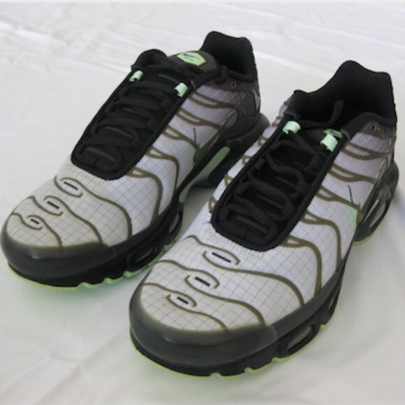 Nike Air Max Plus "Green Glow" 8.5 ("RARE" Brand New!)"Unisex" - Picture 12 of 14